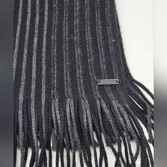 MICHAEL KORS LONG BLACK & GREY STRIPE SCARF FRINGE ENDS UNISEX OS WINTER COSY - Picture 12 of 12